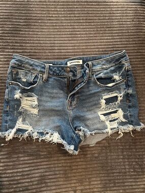 Vigoss Ripped Frayed Hem Denim Shorts in Blue
